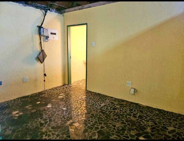 Business property to rent in TERENURE